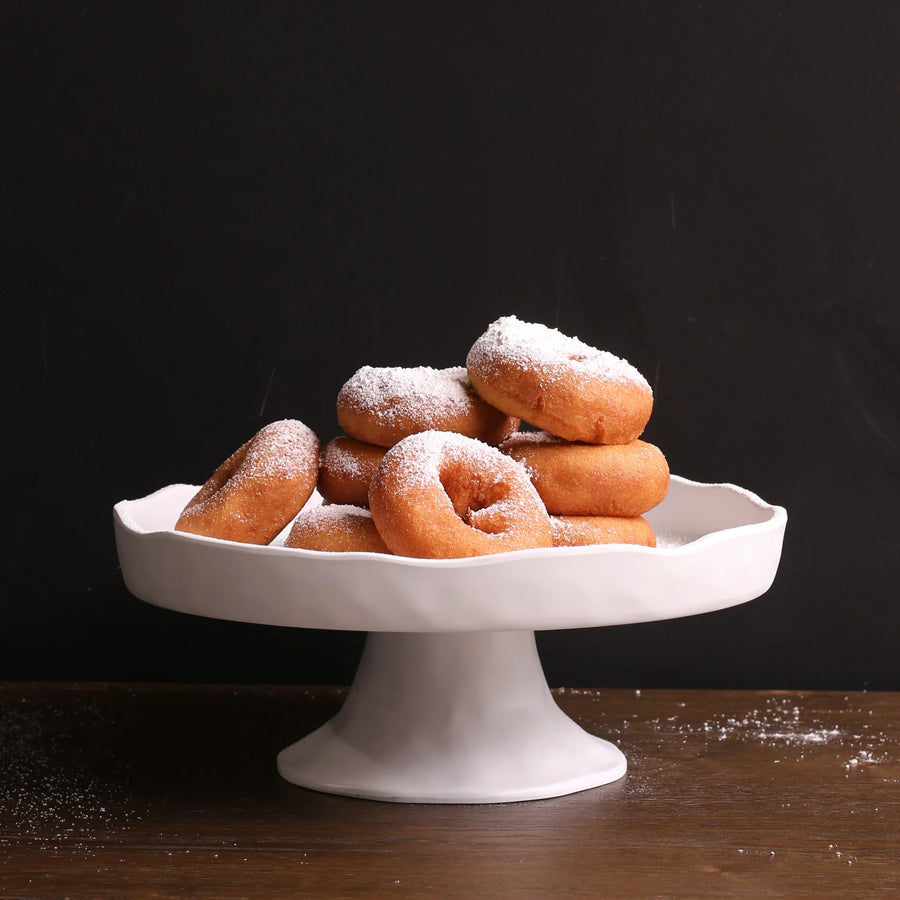 Nube Round Pedestal Cake Plate
